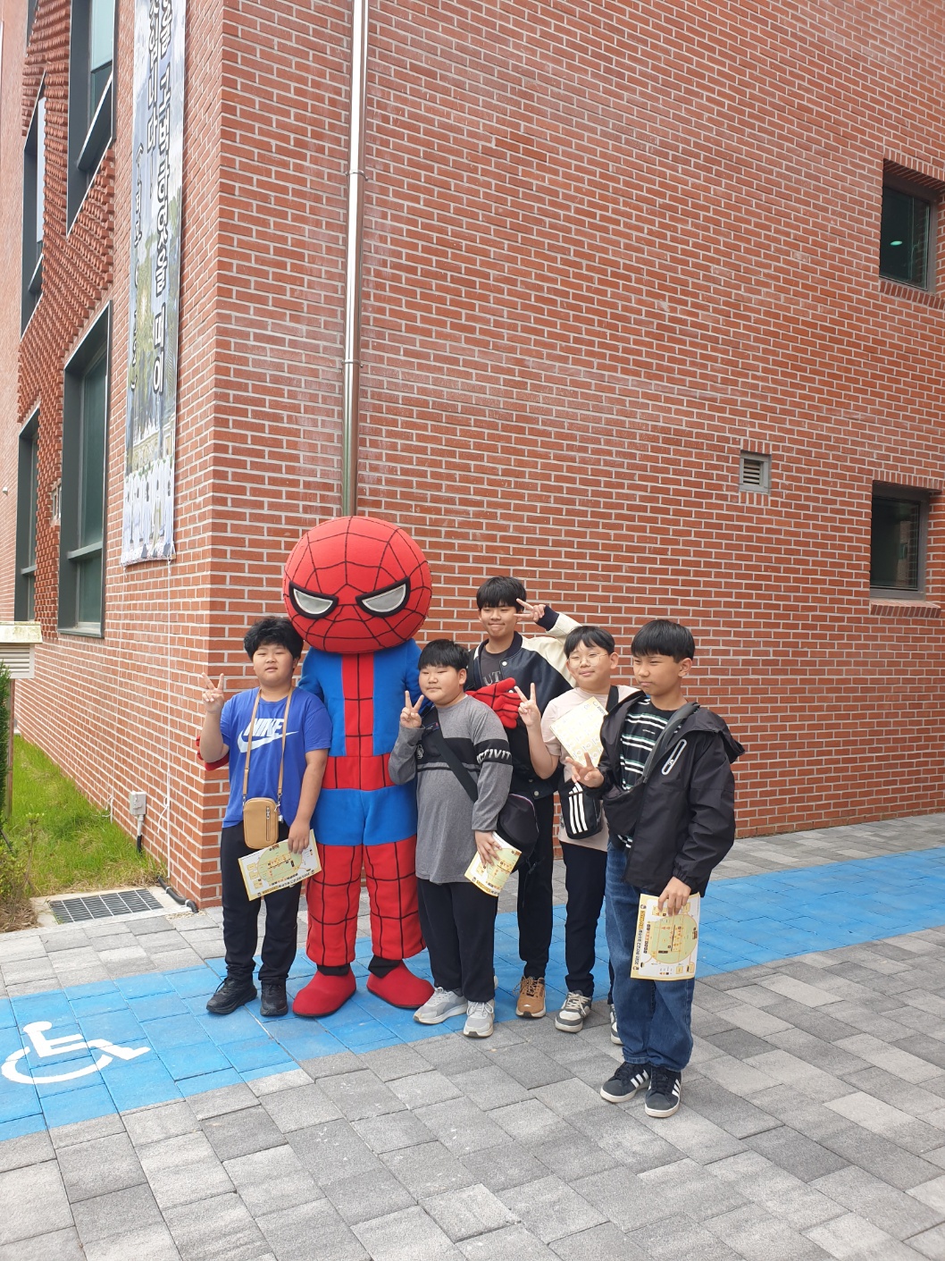 KakaoTalk_20250526_170000782_08.jpg